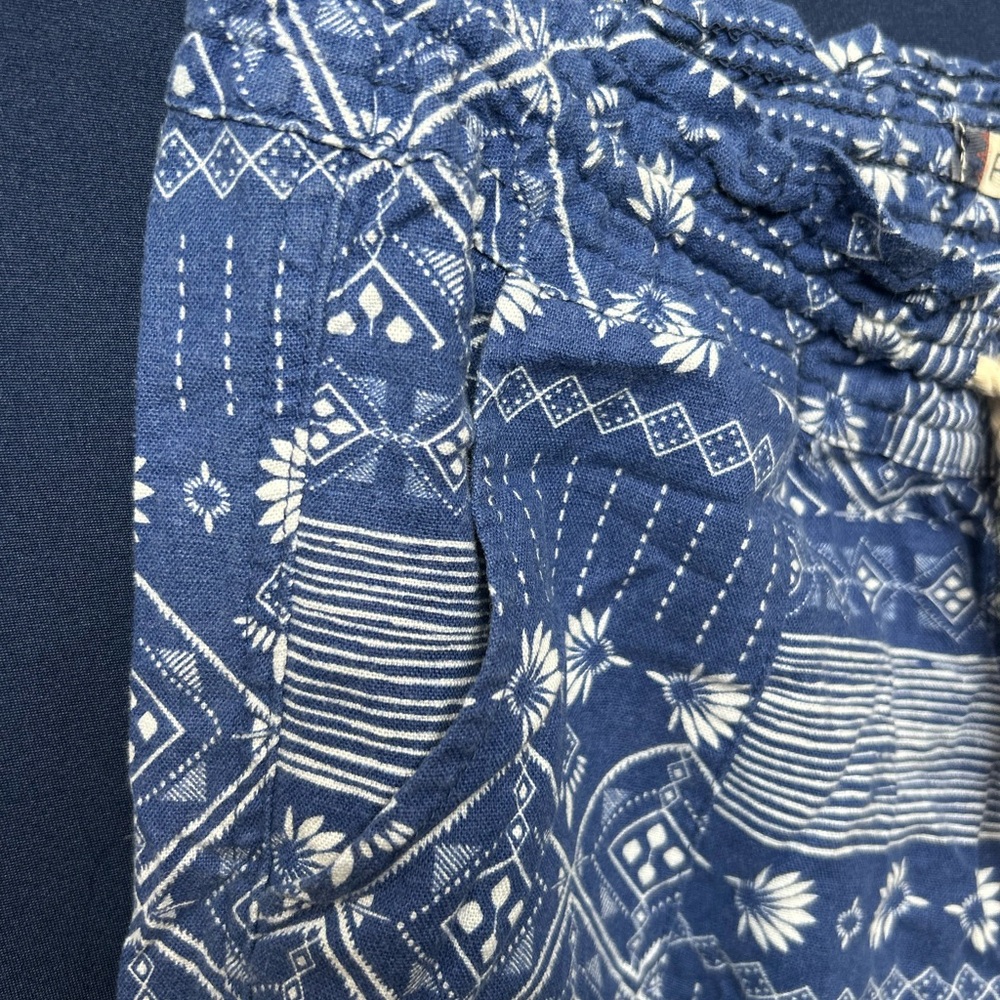Roxy Women's Pants Color Blue & White Patterned Drawstring Pants Size Small - Picture 4 of 13